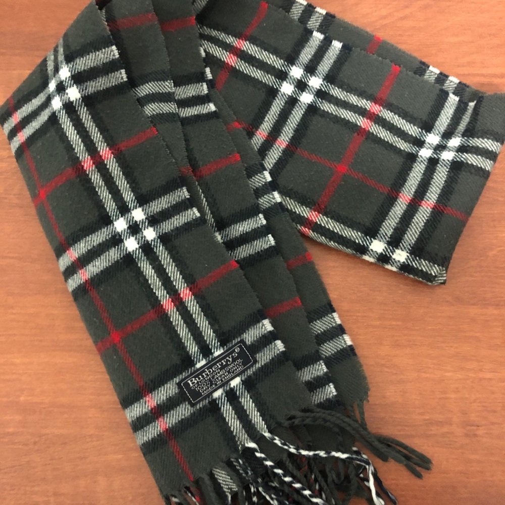 SOLD to FaSHIONPHILE  Vintage Burberry Scarf